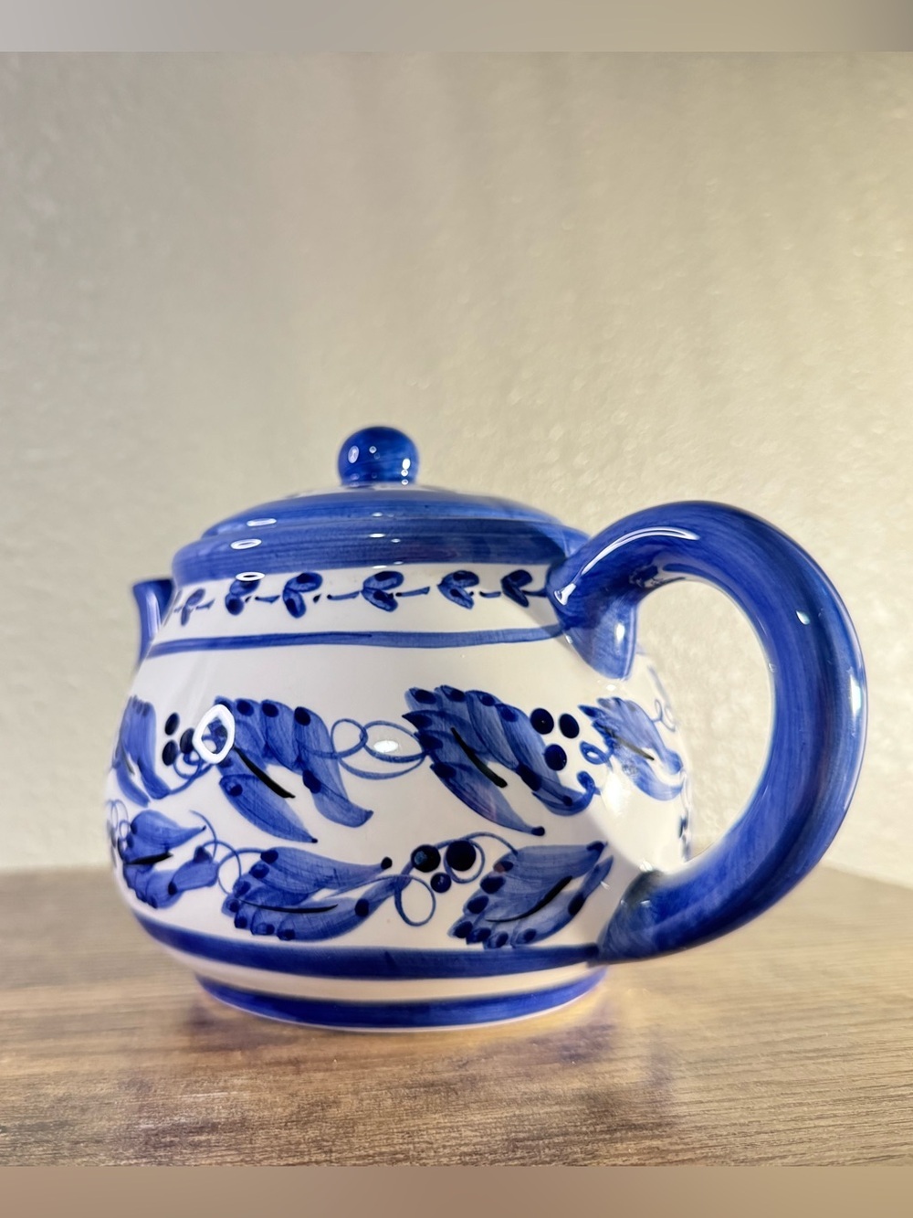 Young’s 1997 Hand-Painted Blue & White Ceramic Teapot - Picture 4 of 11